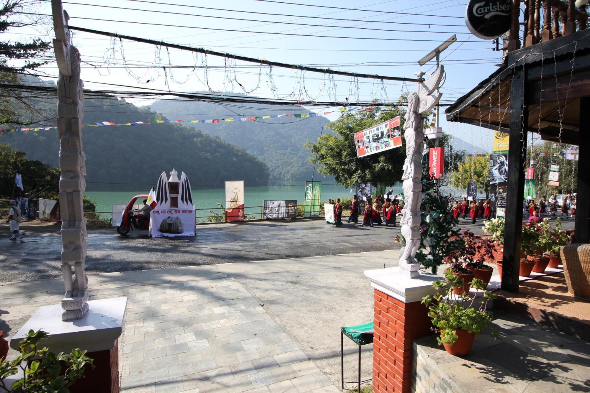 Lake View Resort Pokhara Buitenkant foto