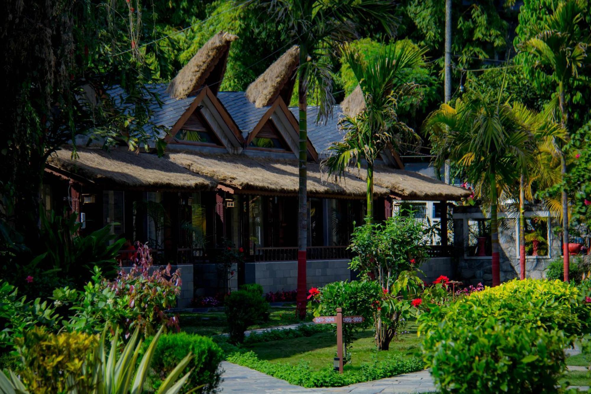 Lake View Resort Pokhara Buitenkant foto